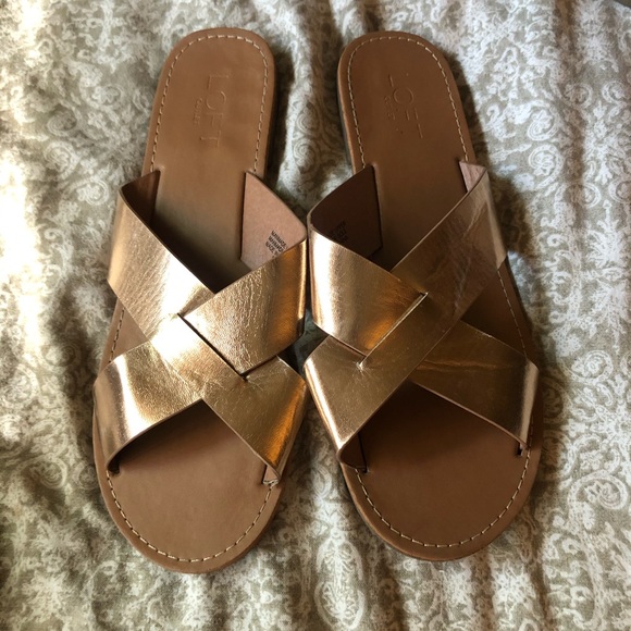 LOFT Shoes - 🛍3 for 25🛍 Loft Rose gold Sandals
